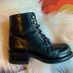Vintage 90’s lace-up Frye ankle boots